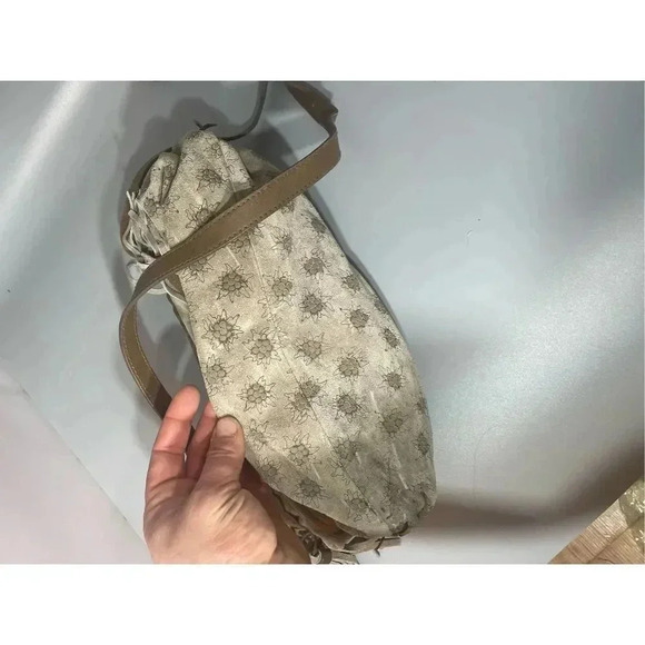 Vintage | Saddle River Faux Leather and Suede Sunflower Hobo Style Purse Shoulde - Picture 4 of 7